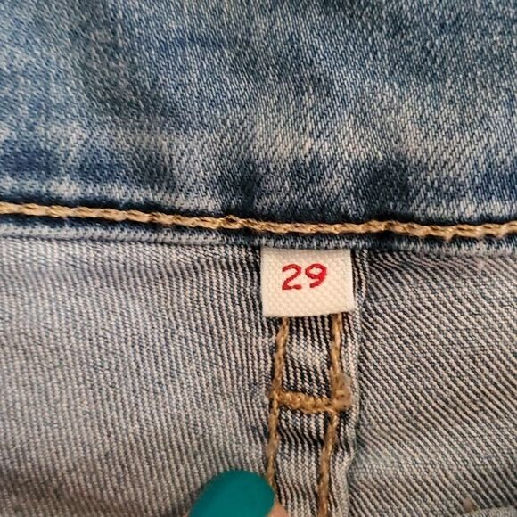 Light wash Levi's cropped jeans size 29 - Picture 2 of 12